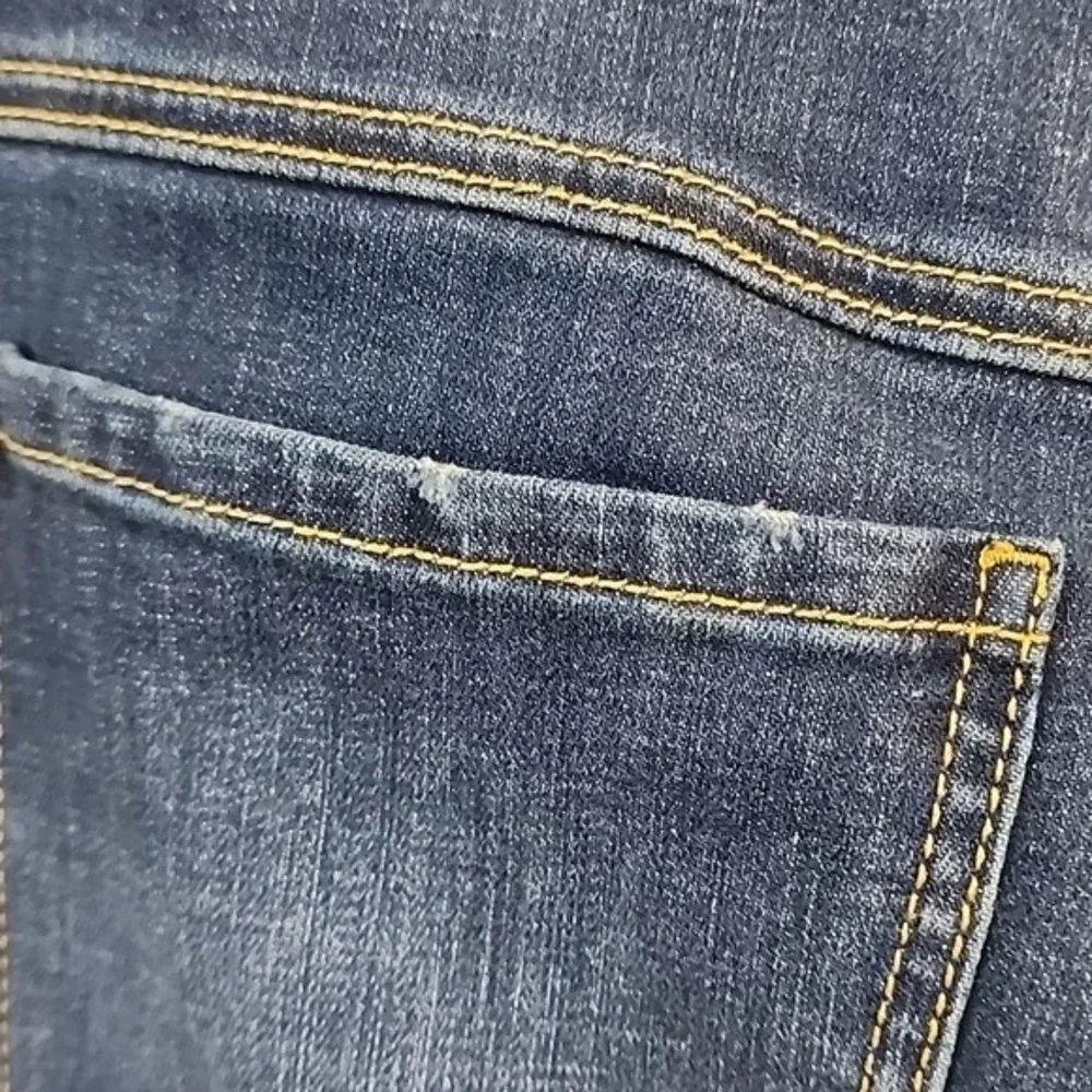 Cabi Curvy Skinny Jeans Size 8 Dark Wash Denim Whiskering Casual Slim A1015
